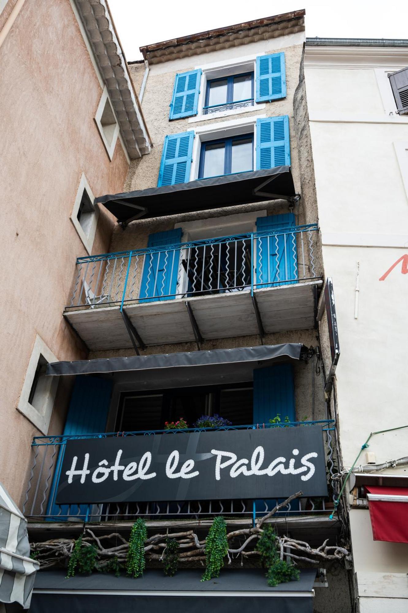 Hotel-Restaurant Le Palais Apt Exterior photo